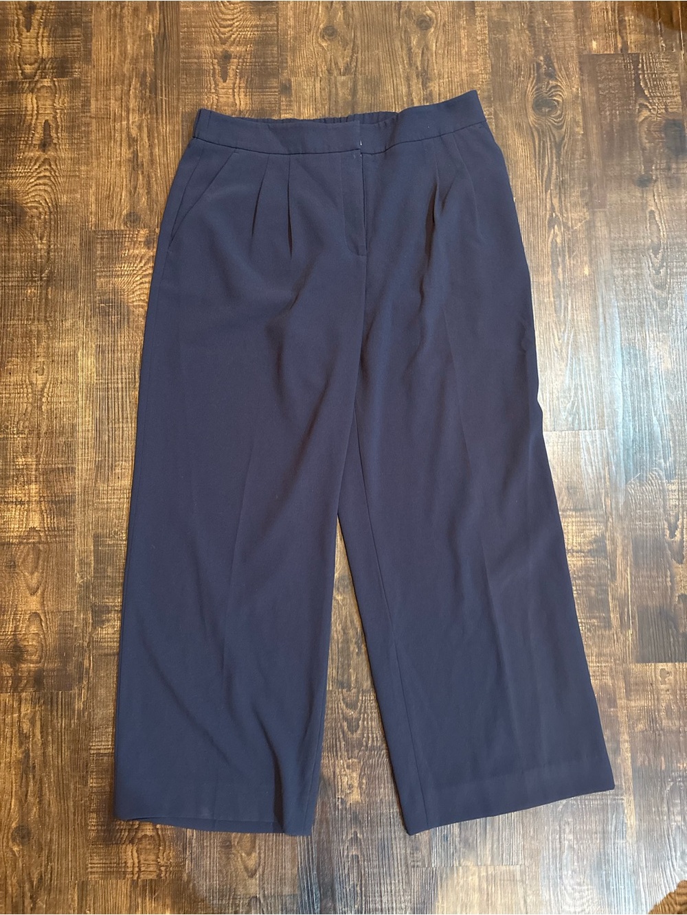 RW&CO. Navy Wide-Leg Cropped Trousers
